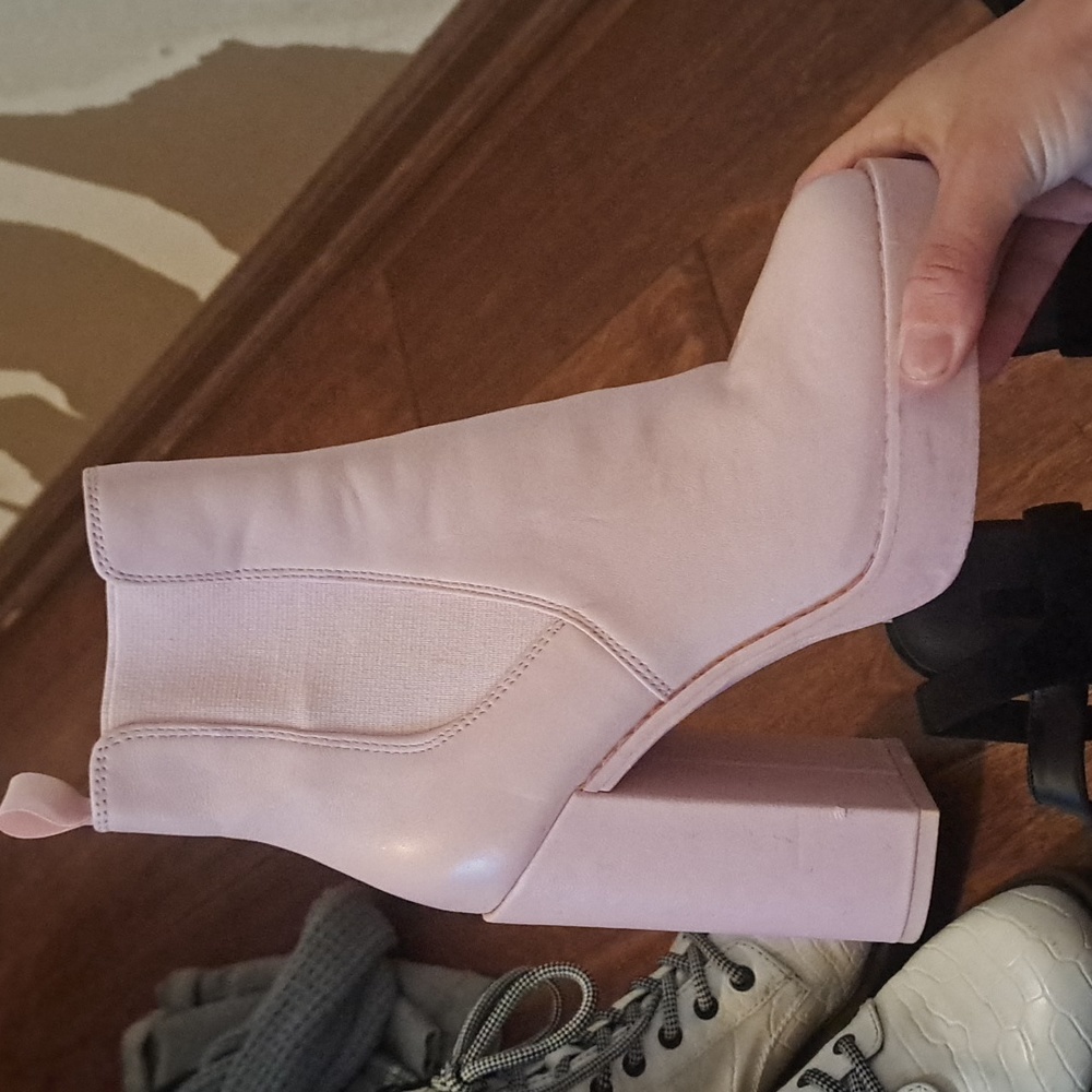Light pink Steve Madden heels